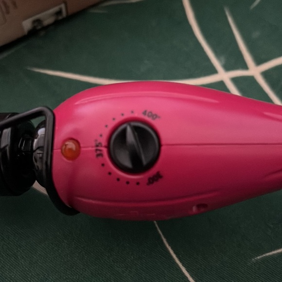 Revlon beach curl curling iron. - Picture 4 of 5